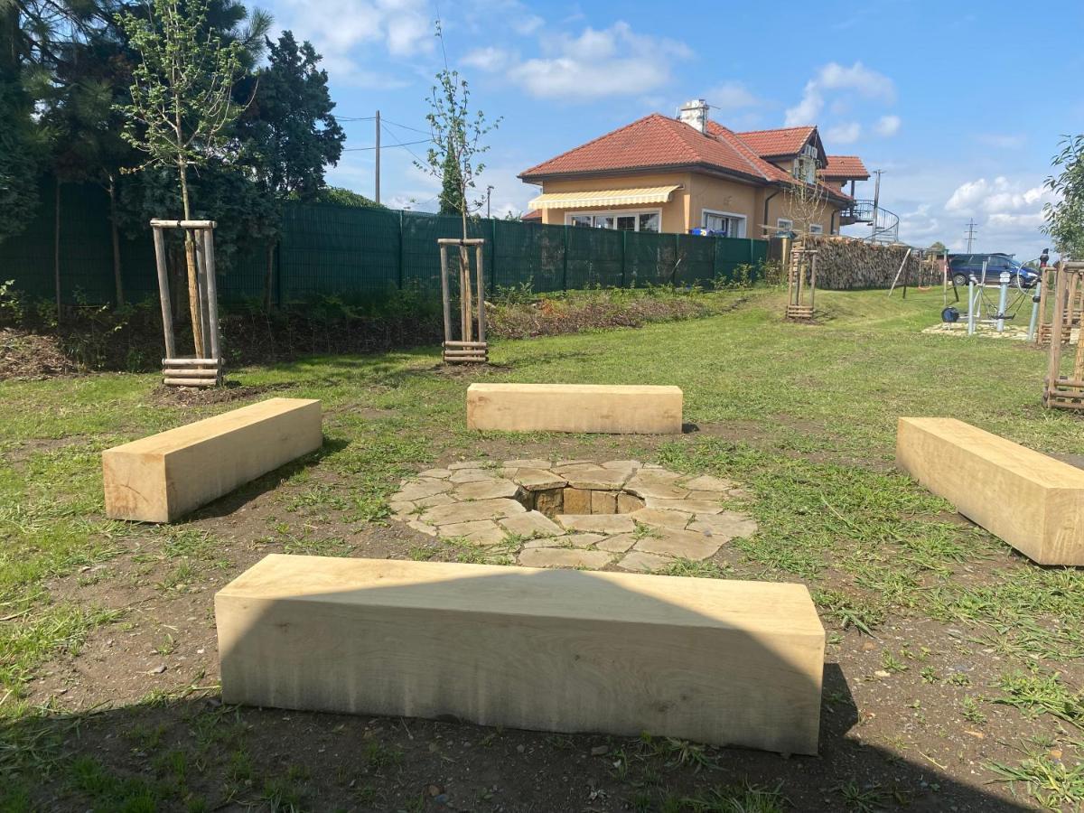 Penzion Rozkos Pruhonice Εξωτερικό φωτογραφία