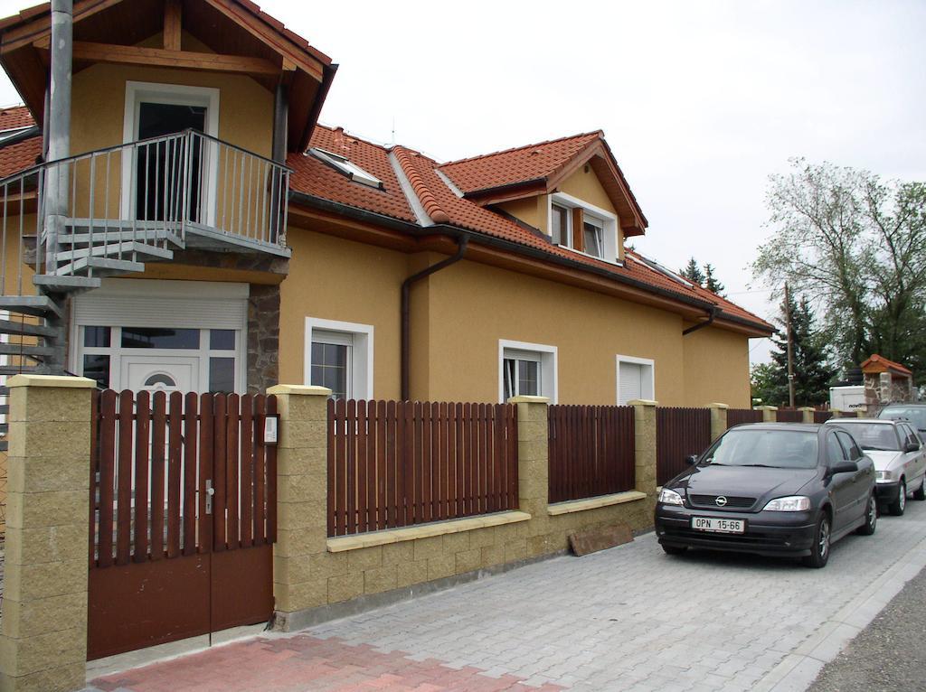 Penzion Rozkos Pruhonice Εξωτερικό φωτογραφία